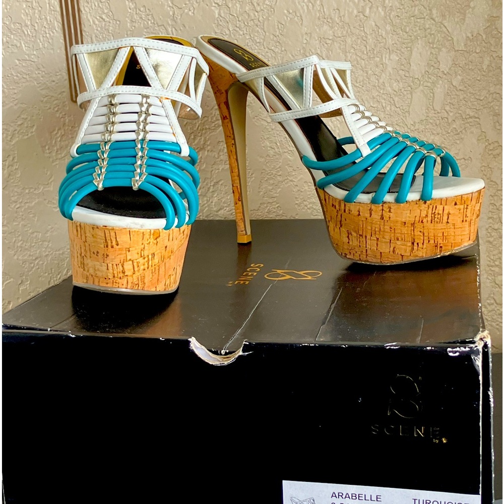5” platform heels size 8.5 brand Scene. Turquoise and white with silver accents